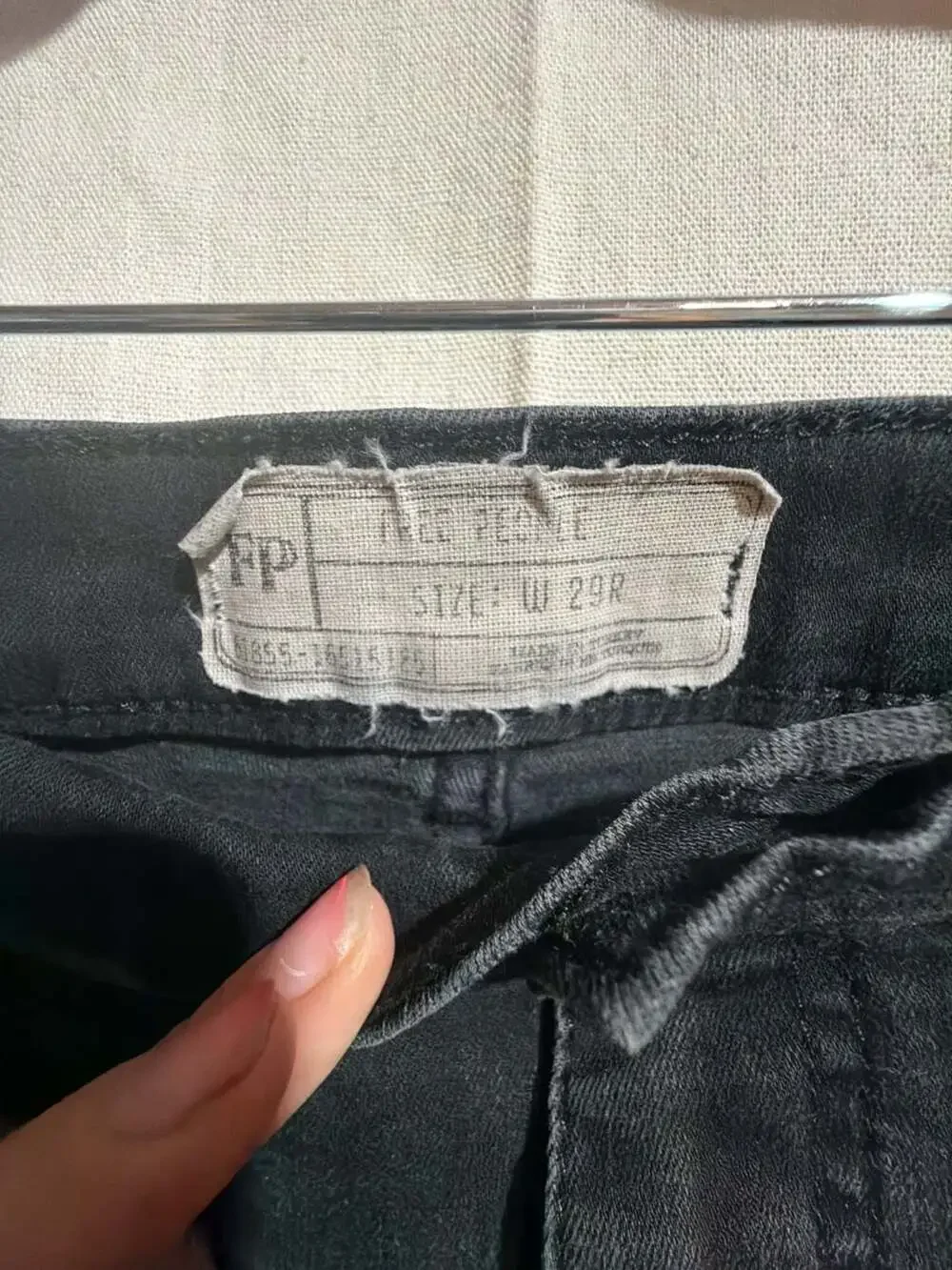 Free People Distressed Skinny Jeans Size 29R Black